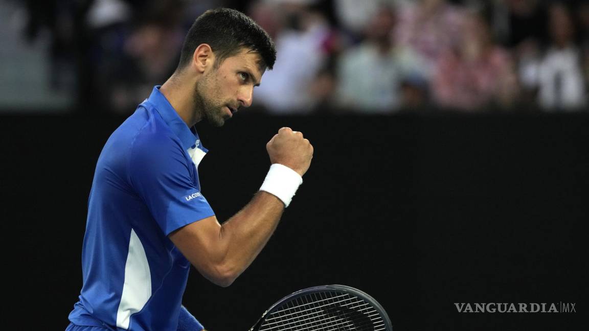 Novak Djokovic sufre para ganar en su debut en el Abierto de Australia