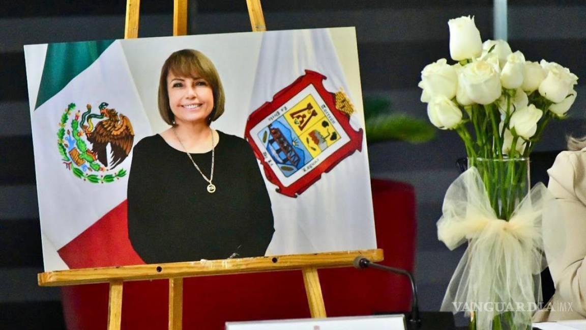 Cabildo de Torreón despide con homenaje a la síndica Laura Reyes Retana Ramos