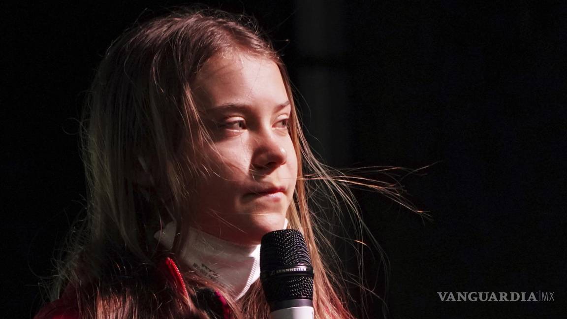 $!La activista sueca Greta Thunberg habla el 5 de noviembre de 2021 en una manifestación en Glasgow, Escocia.