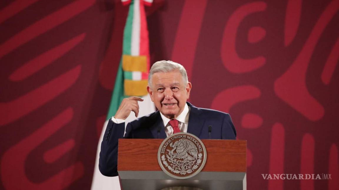 Por mentalidad porfirista, conservadores se enojan de que jóvenes compren caguamas con becas: AMLO