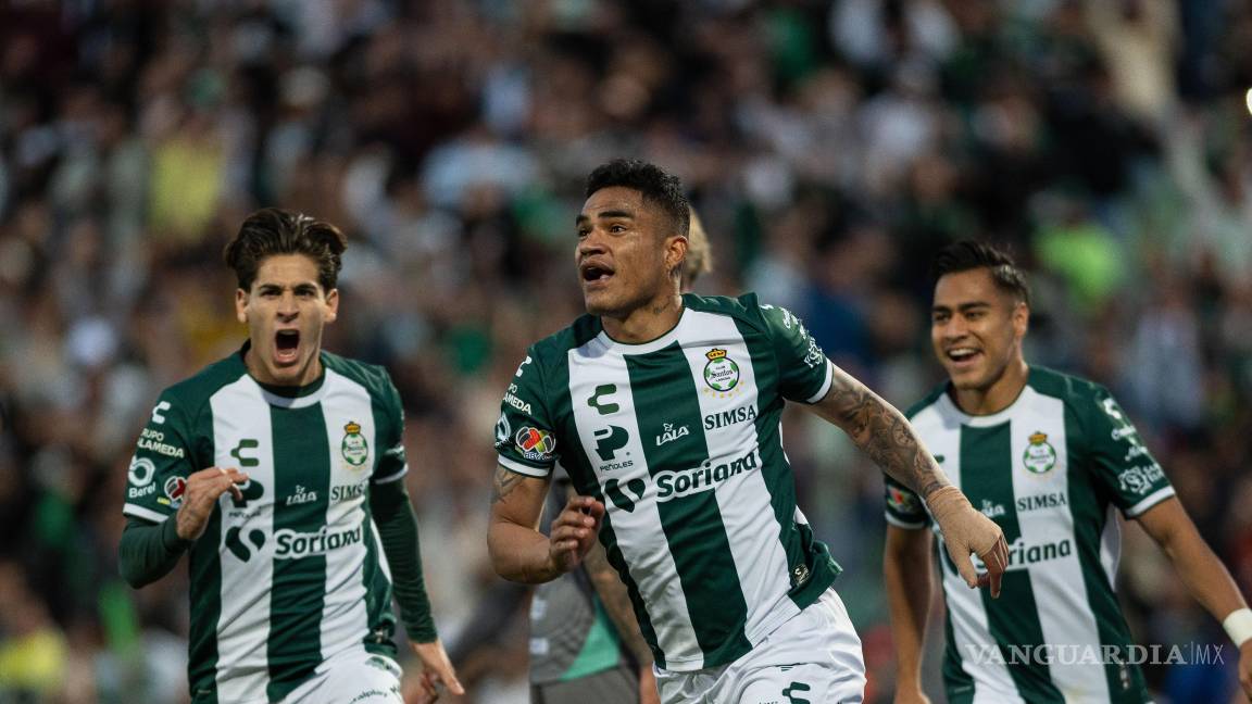 Santos Laguna sorprende y le quita el invicto al León de James Rodríguez