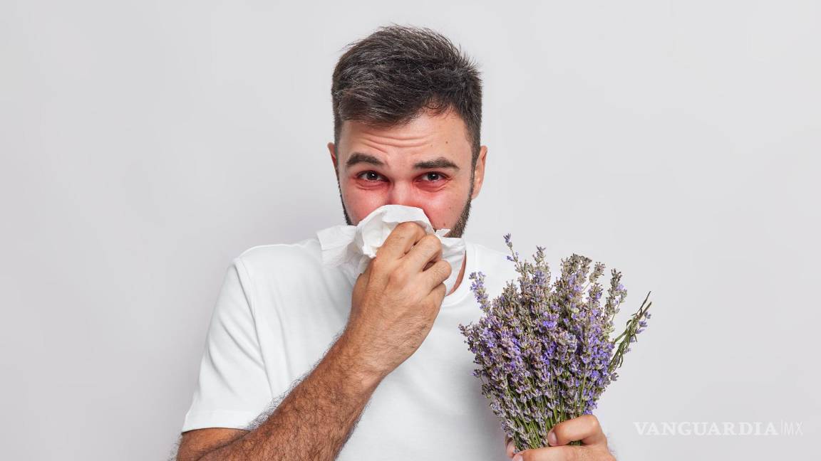 $!Hombre con síntomas respiratorios debido a una alergia.