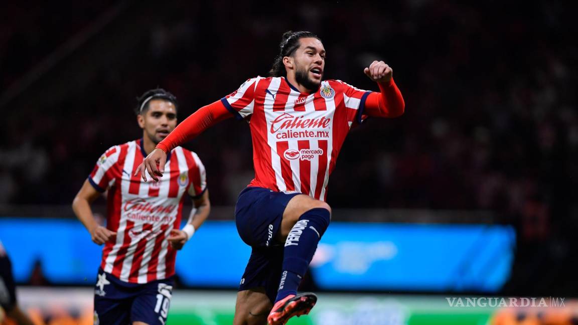 Las Chivas resucitan con Ortega y le ganan al Necaxa con golazos en el Akron