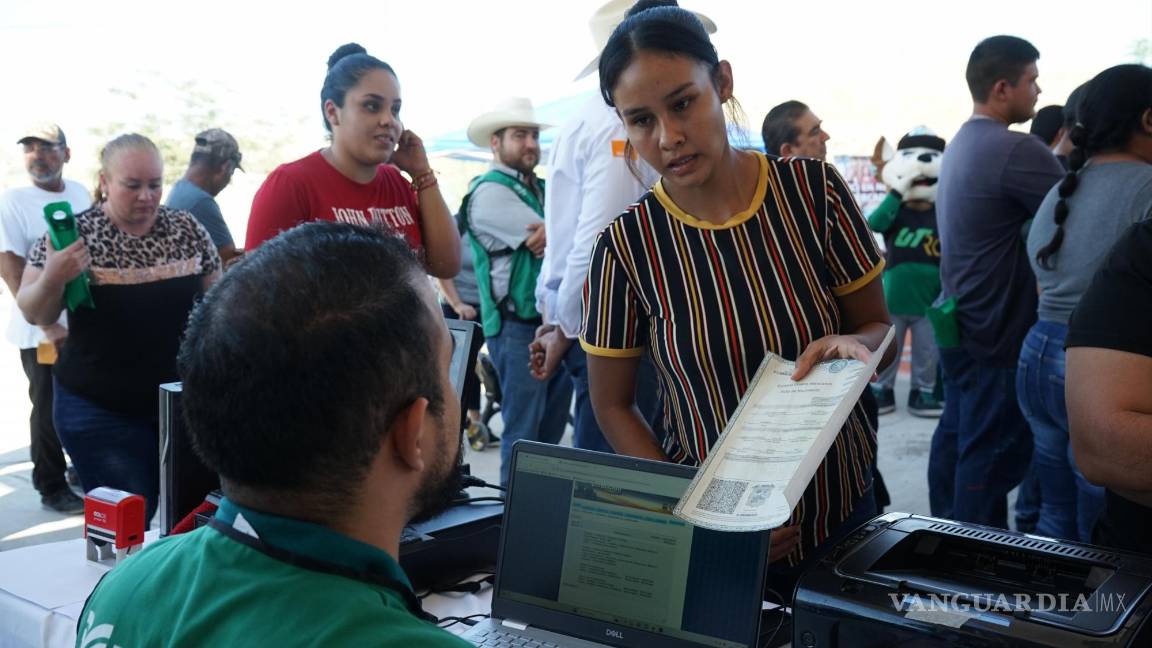 $!La Brigada Mejora Pa’ Delante proporcionó asesorías legales y psicológicas a los habitantes de las comunidades.