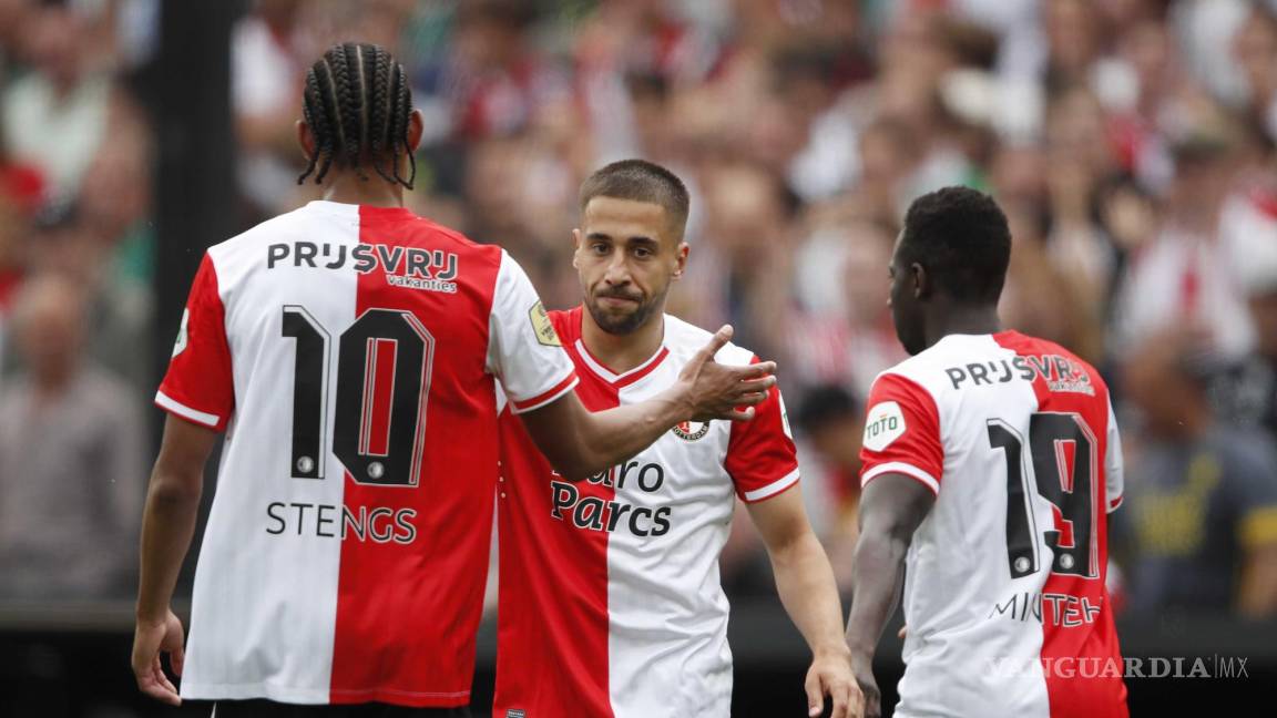 Feyenoord destrozó al Excelsior, pero sin Santi Giménez y sin título de goleo