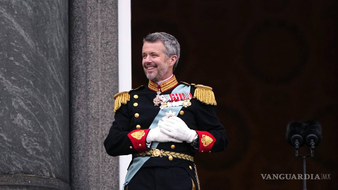 $!Federico X se convirtió este domingo en nuevo rey de Dinamarca tras firmar su madre, la reina Margarita II, su declaración de abdicación.