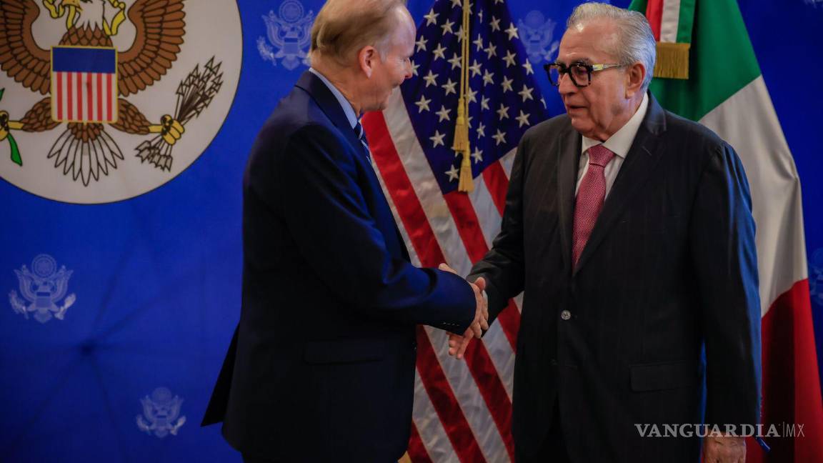 Acude Rocha Moya a celebración de consulado de EU... en medio de rumores sobre narcolista