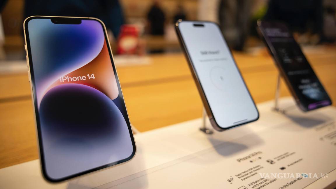 $!La Oficina de Aduanas y Protección Fronteriza dijo que los productos electrónicos, como los smartphones estarían excluidos de los aranceles “recíprocos”.