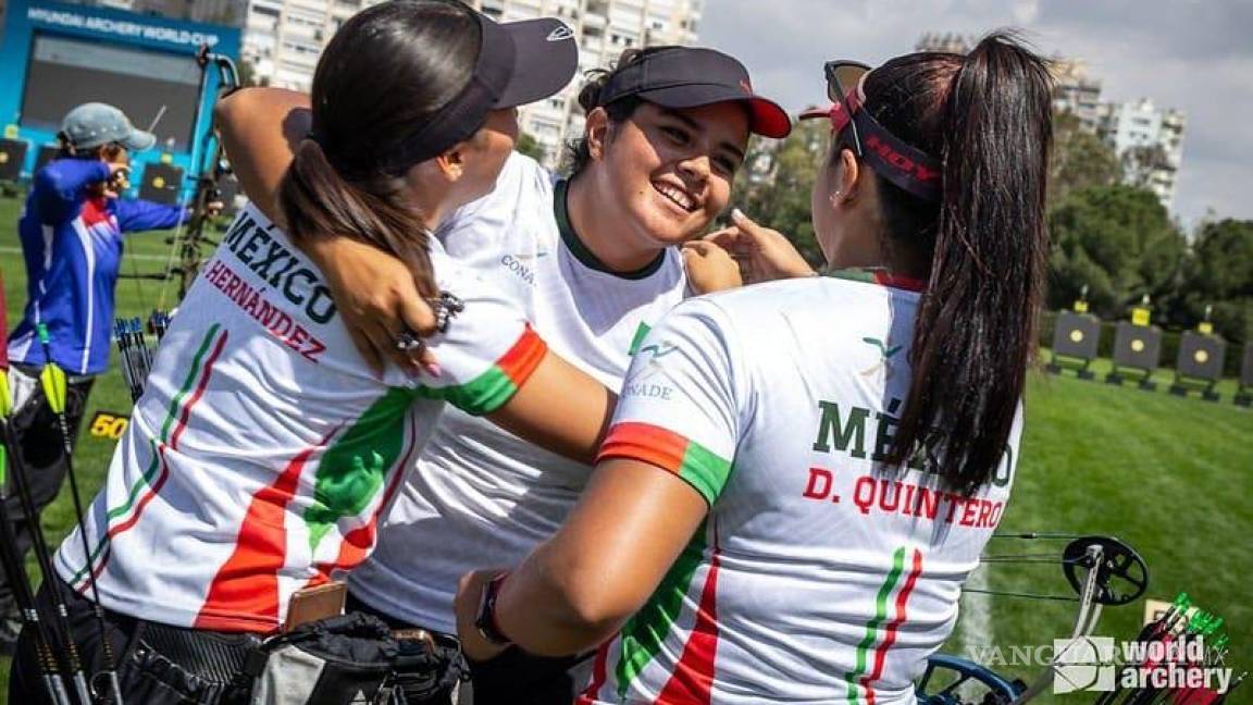 Coahuilense se cuelga la medalla de bronce junto al equipo de Arco Compuesto Femenil