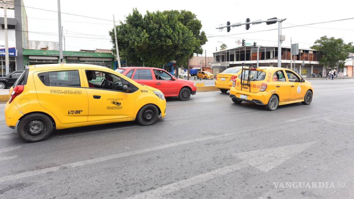 A fin de brindar un mejor servicio, Dirección de Transporte supervisa taxis, autobuses y camiones en Torreón
