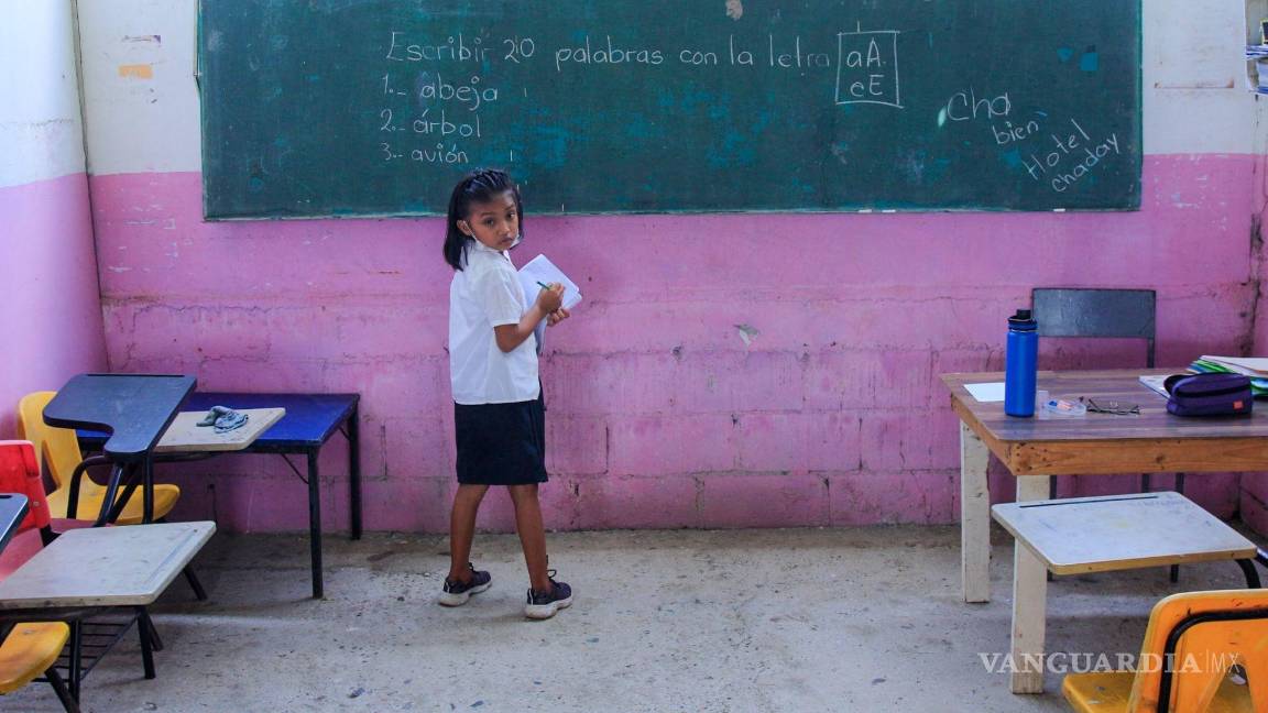 Desconocen docentes nuevo modelo: sondeo