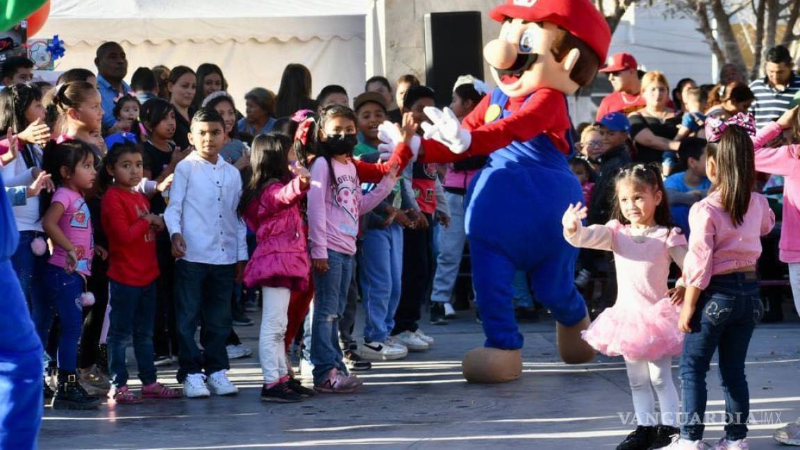 Celebran niños el Día de Reyes en Monclova