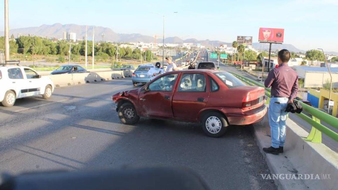 Automovilista pierde el control y protagoniza aparatoso percance en Saltillo