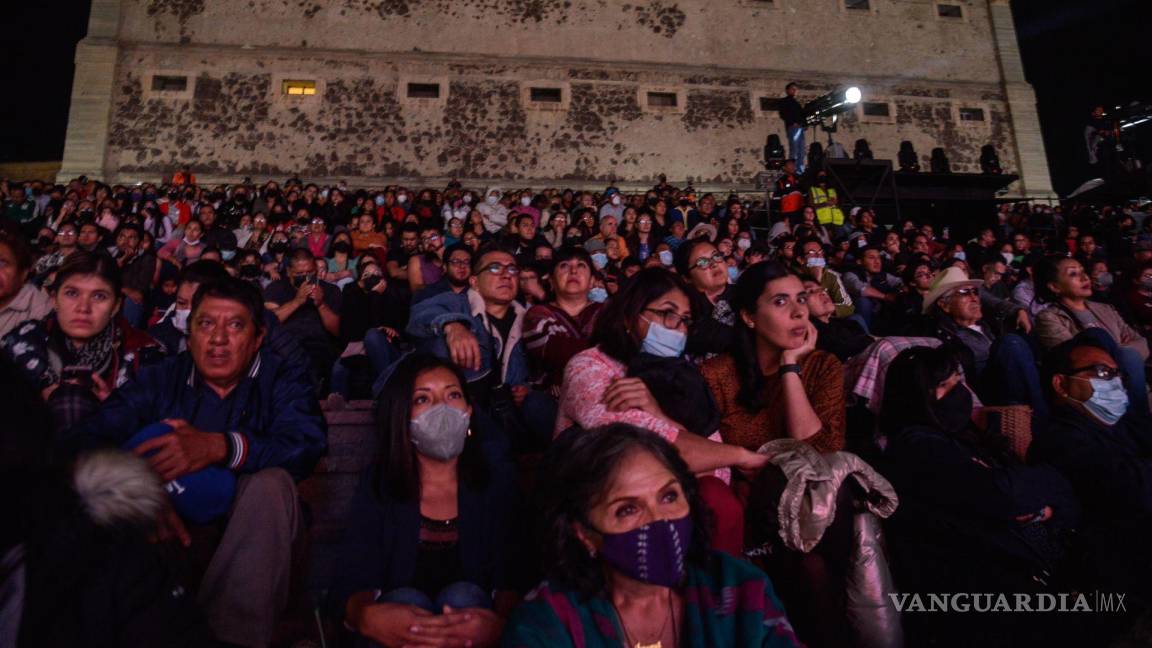 $!El público escucha a Hyesang Park, y María Katzarava en el concierto inaugural del 50 Festival Internacional Cervantino.