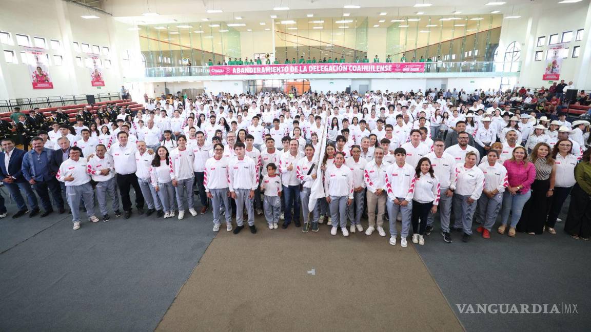 $!Manolo Jiménez abanderó a más de 700 atletas coahuilenses rumbo a la Olimpiada Nacional 2025.