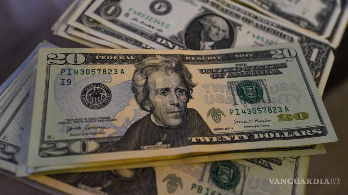 Tras anuncio de aranceles, dólar se dispara al mayoreo; es su nivel más alto desde marzo del 2022