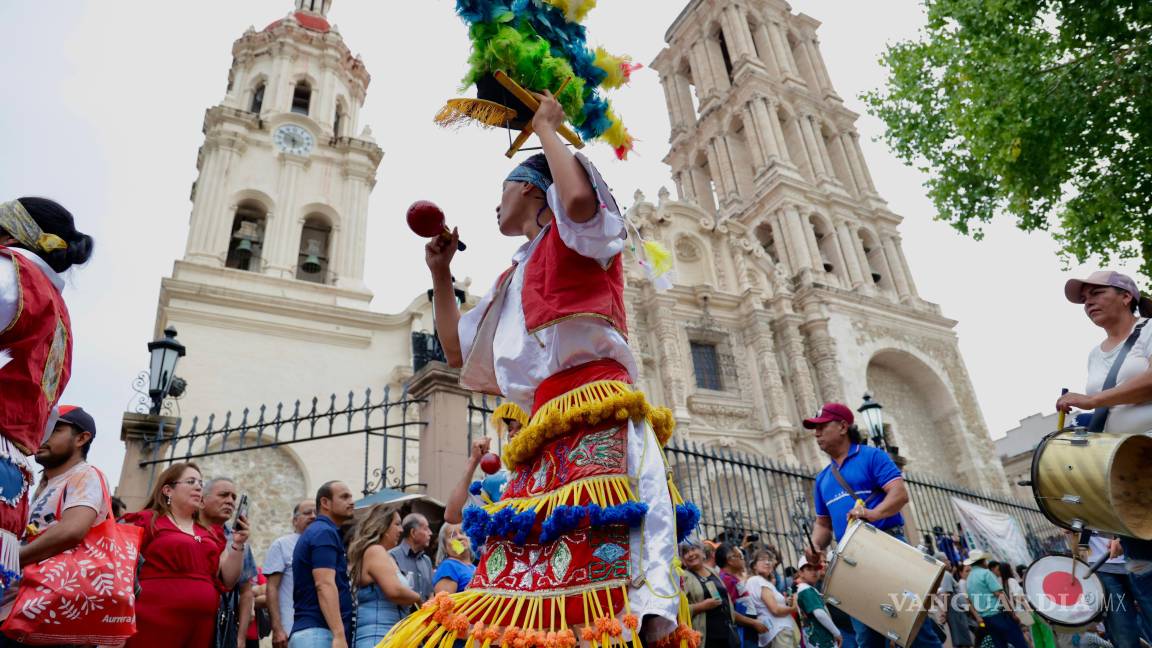 $!La Matlachinada vuelve a revestir de tradición y devoción a Saltillo
