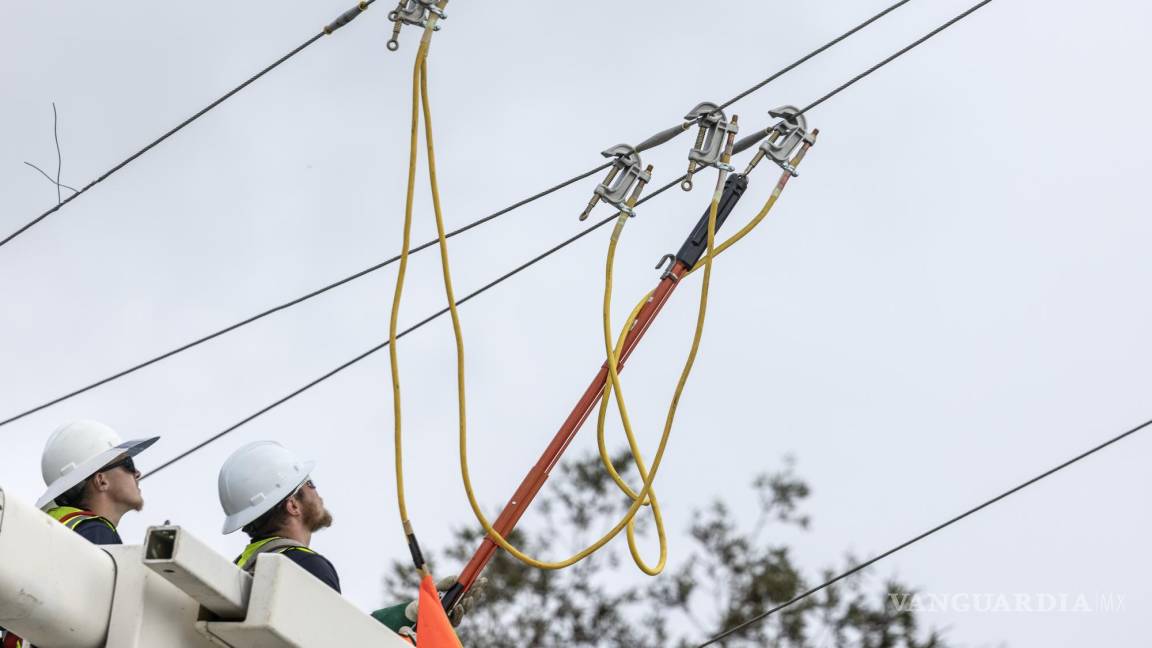 Tras fenómenos naturales, Florida recibirá ayuda por 612 millones de dólares para arreglar suministro de electricidad