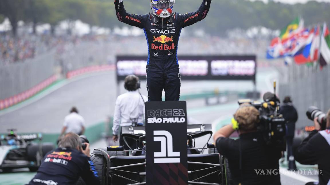 Verstappen remonta y se lleva el Gran Premio de Brasil; Checo Pérez termina onceavo