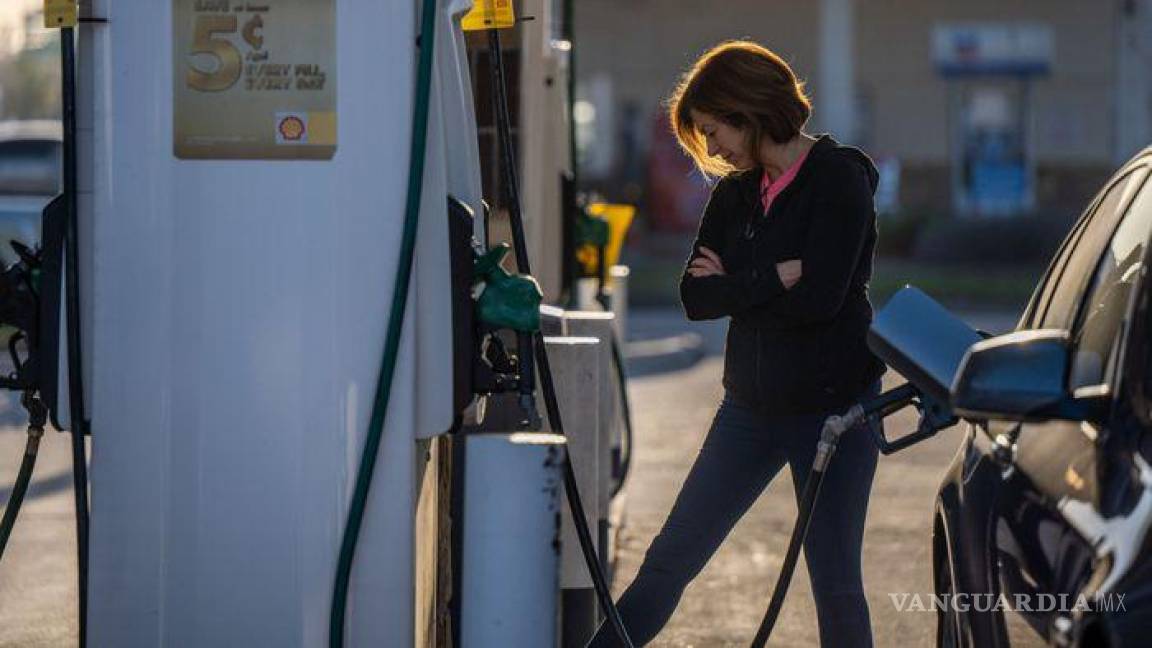 Gasolina en EU sigue al alza; el galón cuesta desde 4.71 dólares hasta más de 6 dólares