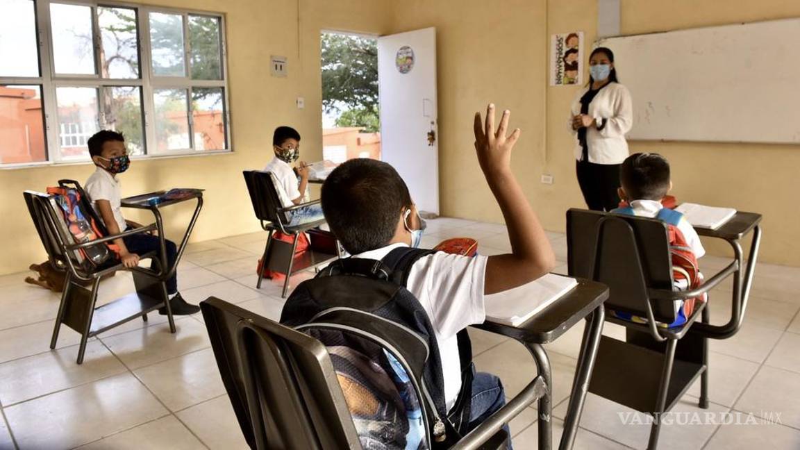 $!Los alumnos tendrán nueva bibliografía, la cual está en medio de la polémica ante sus contenidos.