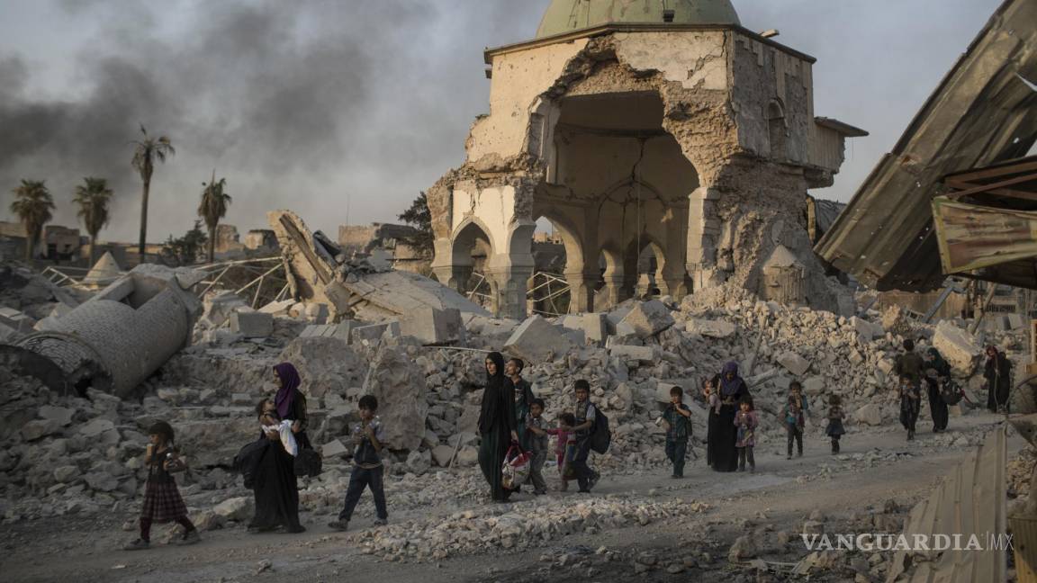Encuentran bombas del Estado Islámico en muros de mezquita en Mosul
