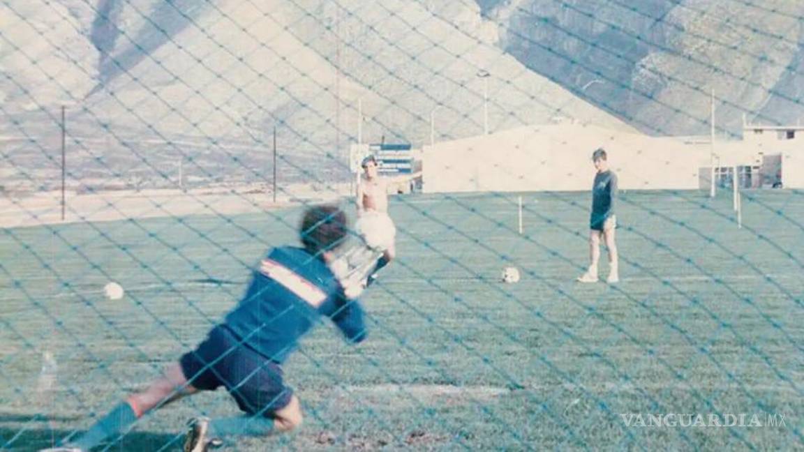 $!Entrenamiento improvisado de Portugal en campos públicos durante el Mundial 86.