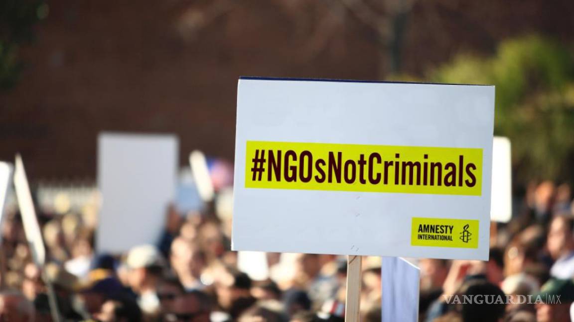 Sentencian a prisión a activistas de derechos humanos en Egipto