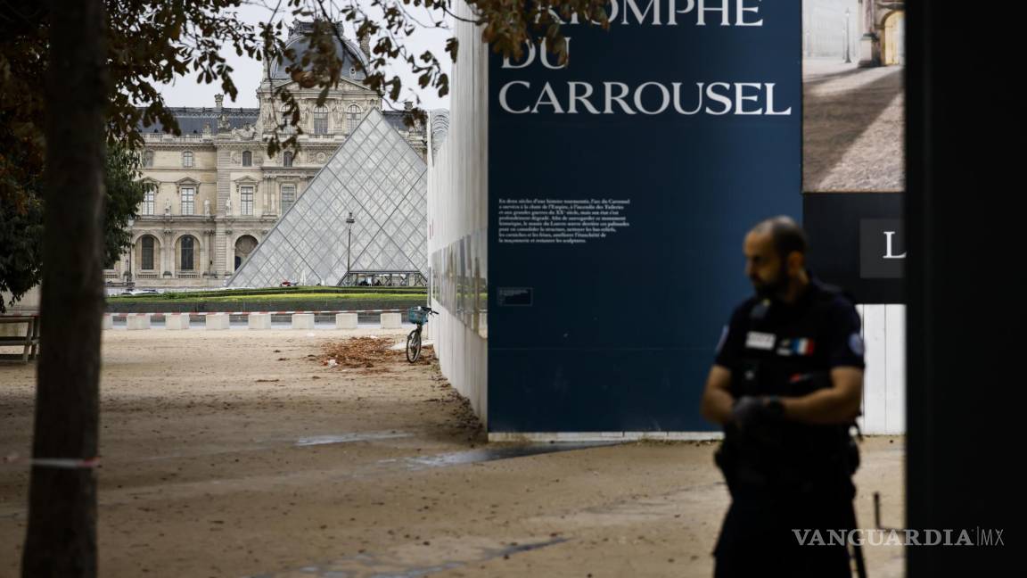 Evacuan Museo del Louvre y Palacio de Versalles por amenazas de bomba