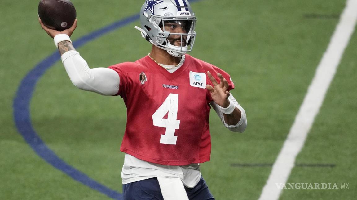 Dak Prescott firma contrato histórico con los Cowboys horas antes del debut en Cleveland