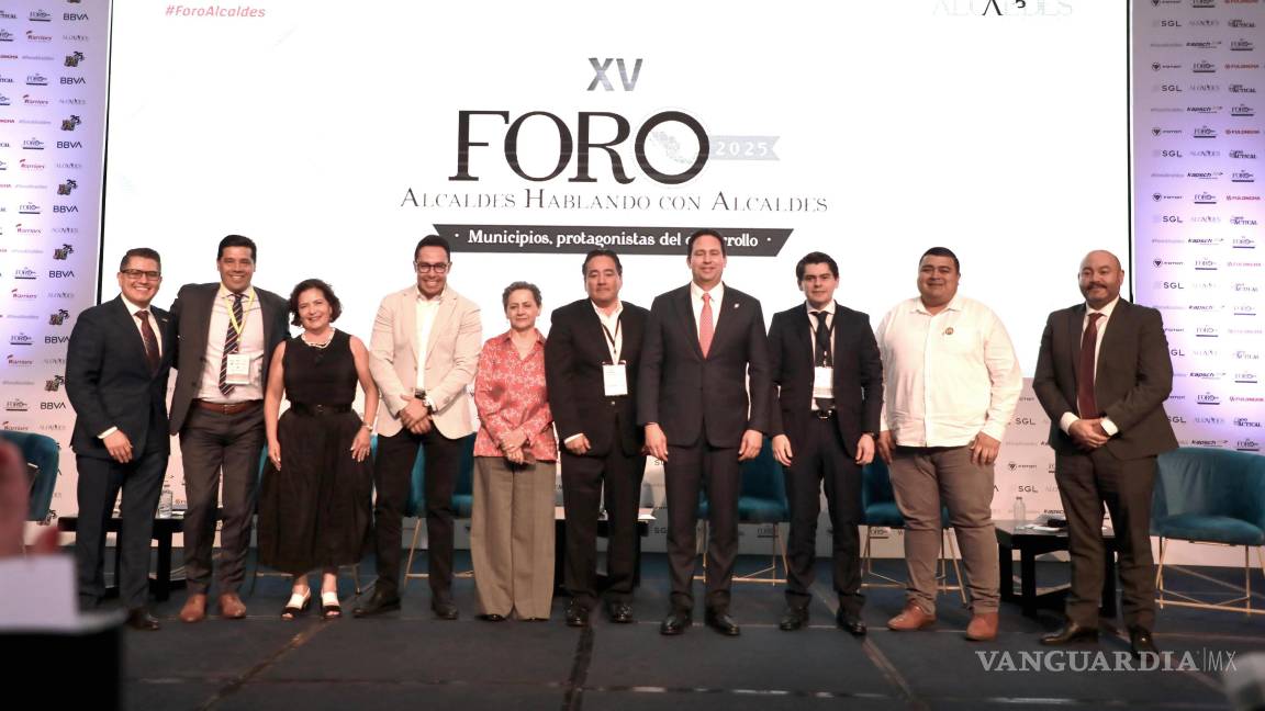 $!El foro reunió a alcaldes, empresarios, especialistas y representantes gubernamentales para intercambiar experiencias de éxito.