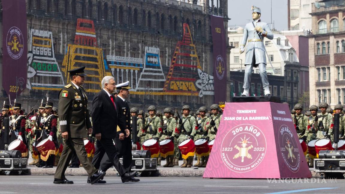 Desfile Militar con la más grande fusilería en México, concluye con saldo blanco
