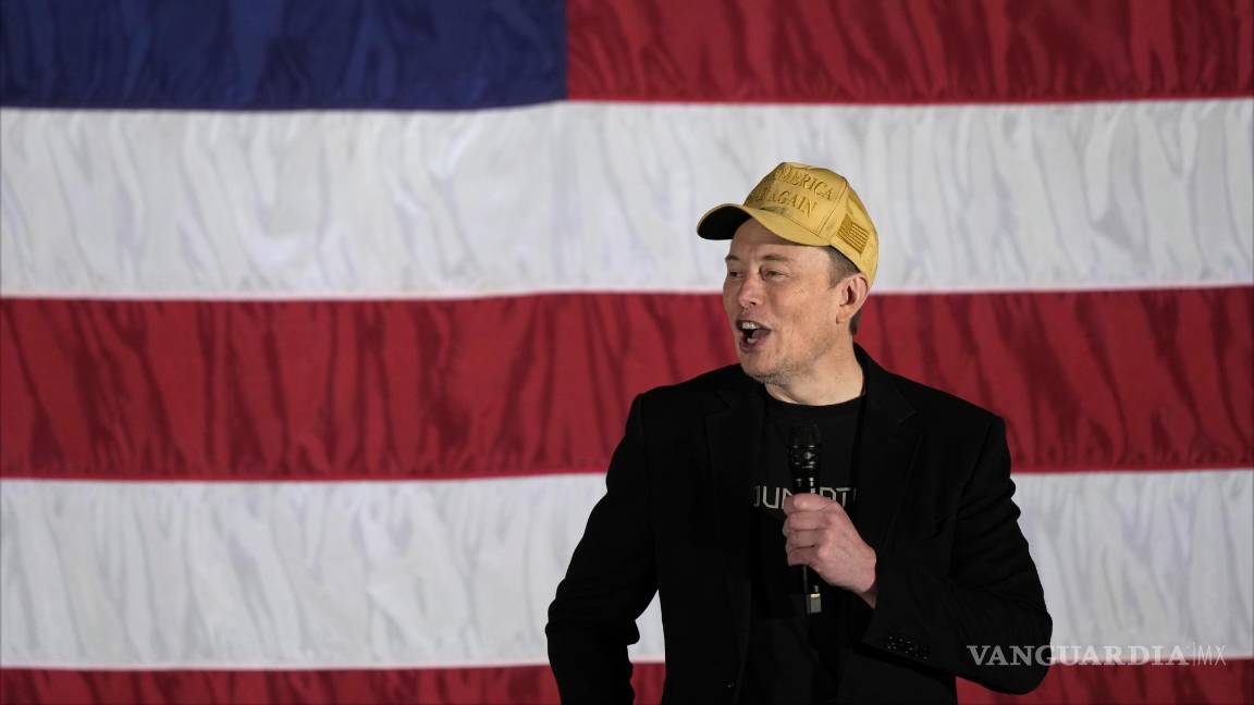 $!Elon Musk habla da su apoyo al candidato presidencial republicano, el ex presidente Donald Trump, en Folsom, Pensilvania.