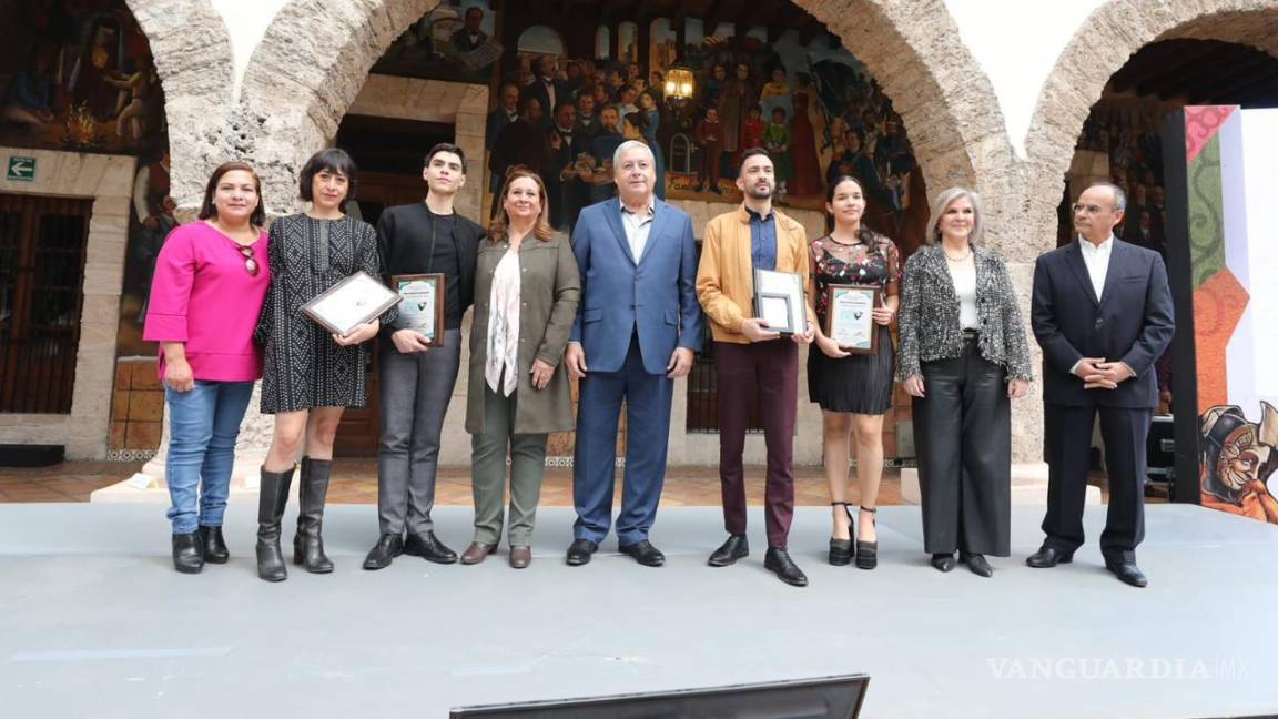 Entrega Gobierno de Saltillo premios nacionales de Dramaturgia y Ballet