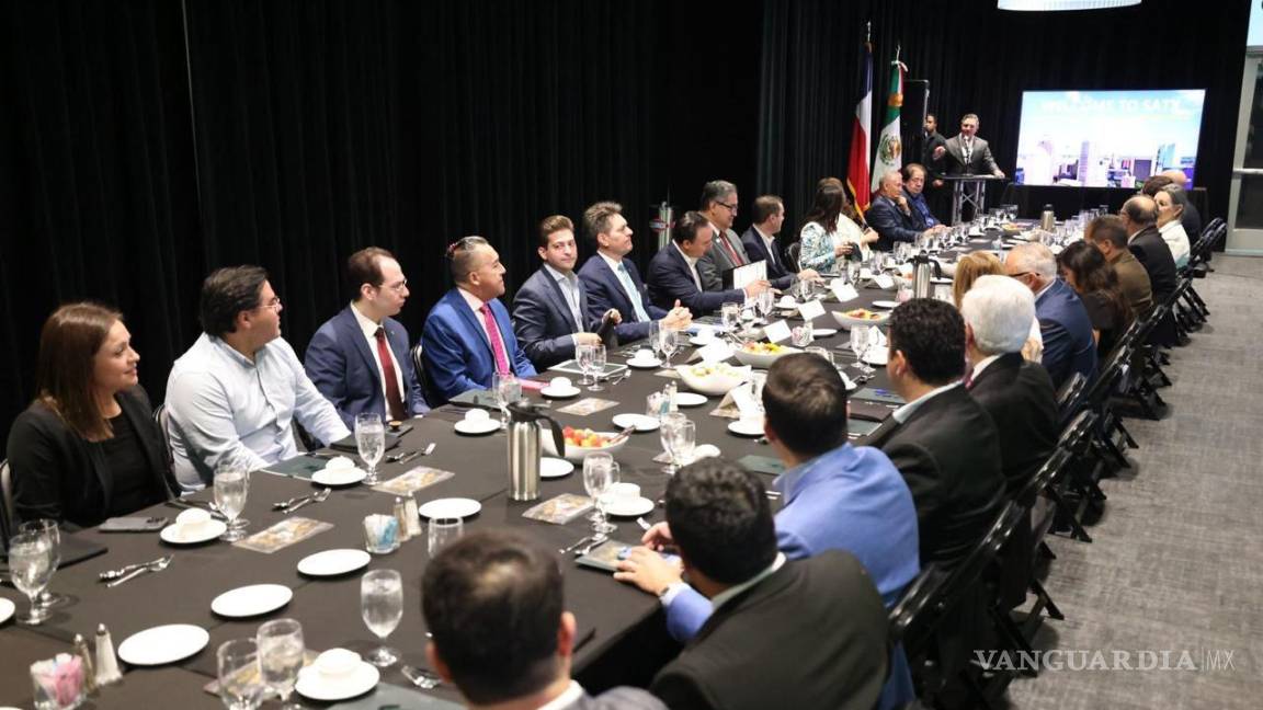 $!Asimismo, el Mandatario estatal se reunió con empresarios texanas para presentarles las bondades de invertir en Coahuila.