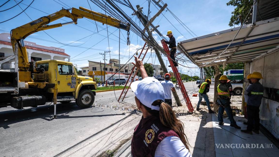 CFE restablece energía en Yucatán y Quintana Roo tras paso de huracán ‘Beryl’