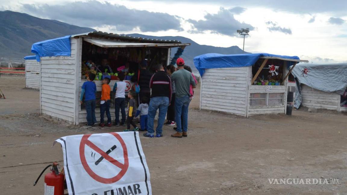 Feria del Cohete ya se instala en la granja ‘Santa Isabel’, en Arteaga, a pesar de no tener permiso