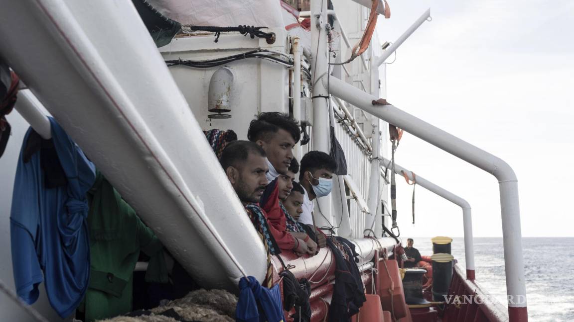 Desembarcan en Italia tres de los cuatro barcos de refugiados que estaban a la deriva en el Mediterráneo