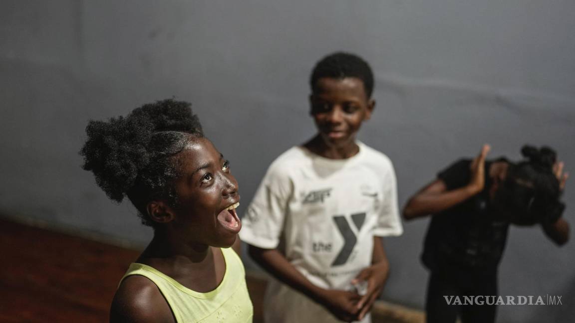 Obligada a reconstruir su vida a los 12, una niña haitiana se suma a miles que huyen de la violencia