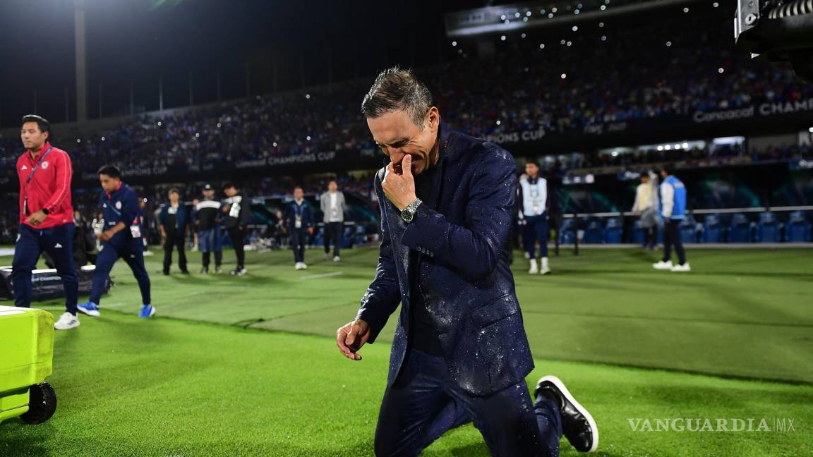 ¡Injusticia! Cruz Azul confirma salida de Vicente Sánchez pese a ganar la ‘Concachampions’