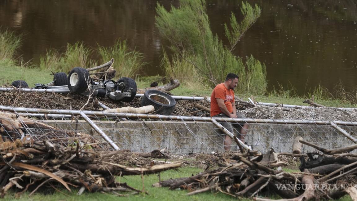 Más de 100 personas, extraviadas tras las inundaciones en Texas; búsqueda tardará meses