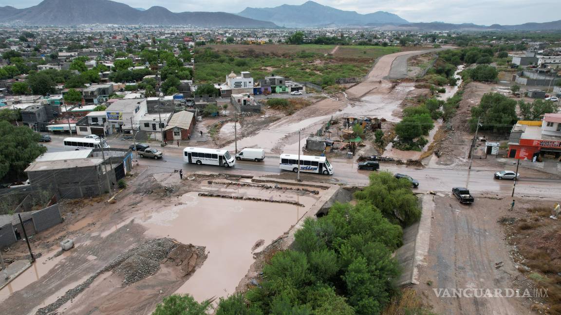 Azota aguacero a Saltillo; deja casas inundadas, árboles caídos y arroyos desbordados