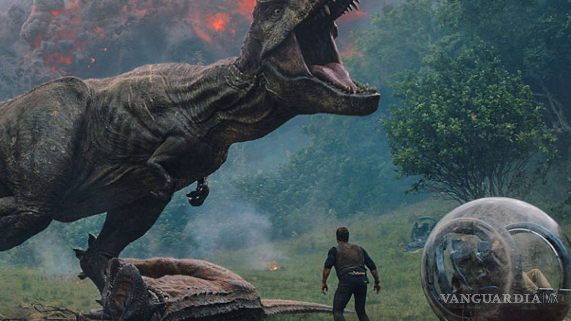 $!La moraleja de su romance es cursi y obvia a más no poder: rebelarse contra el sistema y el amor como revolución...