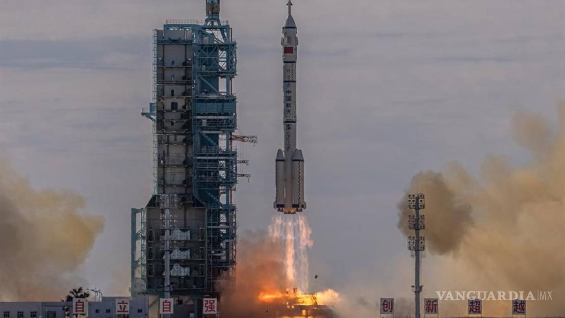 China lanza con éxito su primera misión tripulada desde 2017