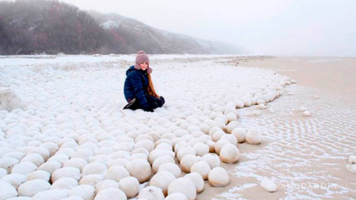 Encuentran misteriosas bolas de nieve gigantes en Siberia (Fotos)