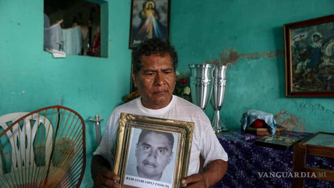 Revelan que uno de los 43 normalistas de Ayotzinapa es un supuesto infiltrado de la Sedena
