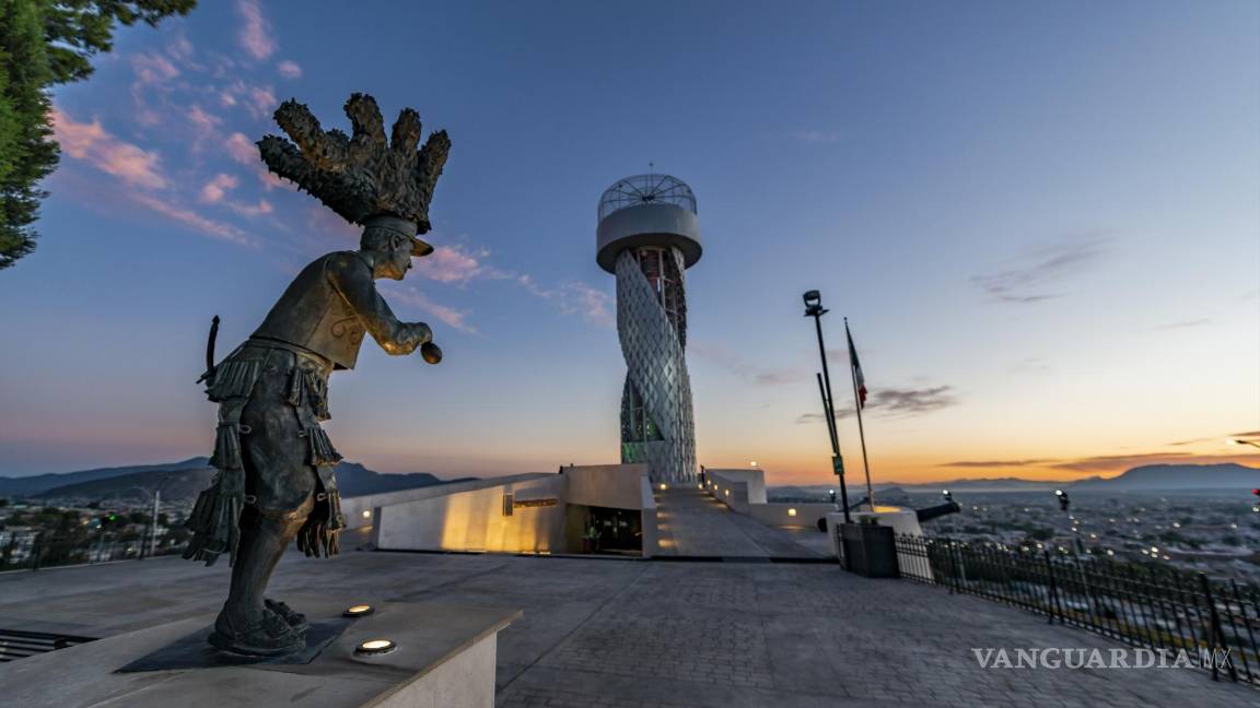 $!Saltillo, Coah. Mex. 25 de julio del 2022 Tradicionales Mañanitas por el 445 Aniversario de Saltillo, en la Plaza del Mirador