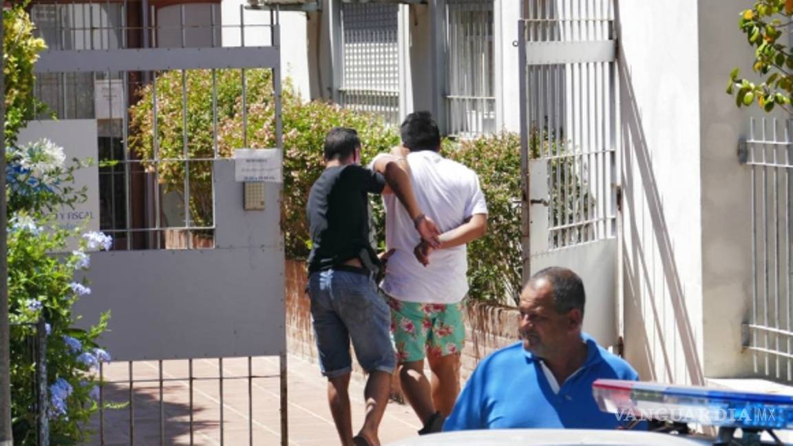 $!Joyería uruguaya asaltada por mexicanos regala un auto y relojes a policías que recuperaron botín