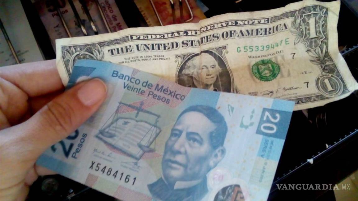 El dólar se vende hasta en 21.45 pesos en bancos