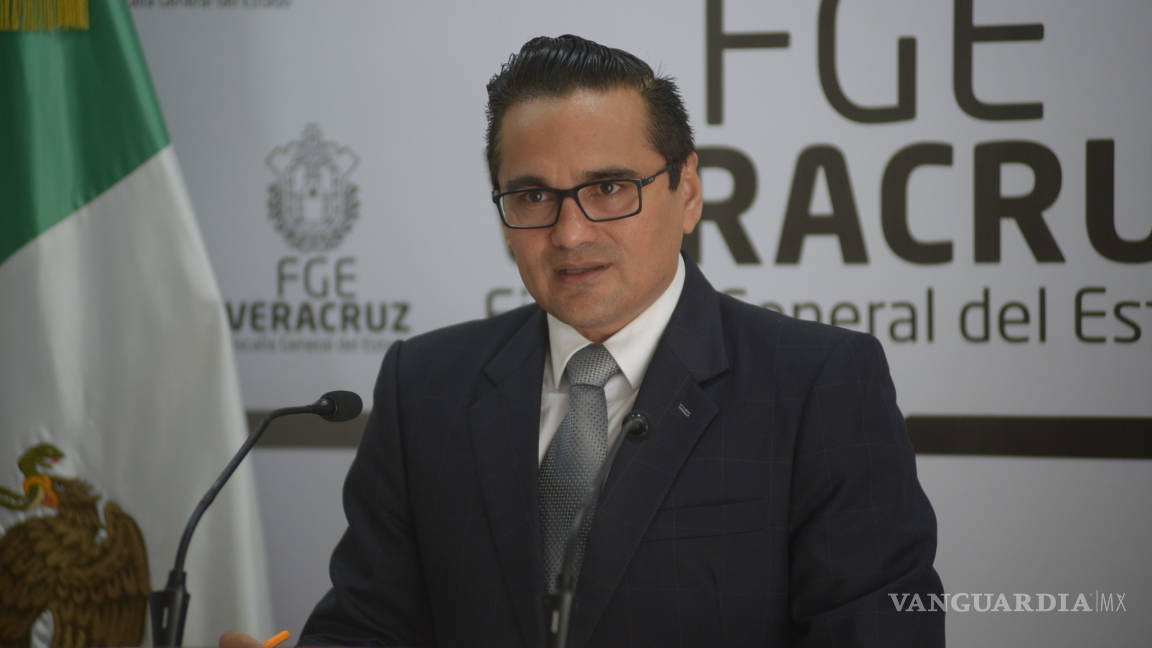 Jorge Winckler es separado de su cargo como fiscal de Veracruz